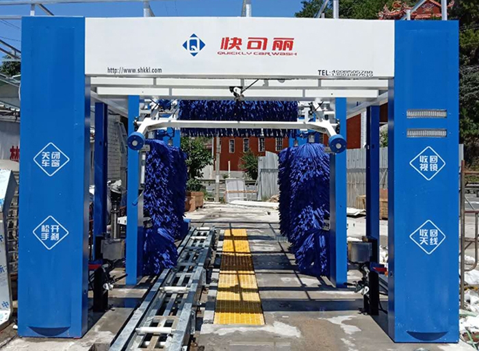 隧道式自動(dòng)洗車機(jī)